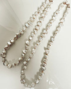 BAROQUE PEARL NECKLACE